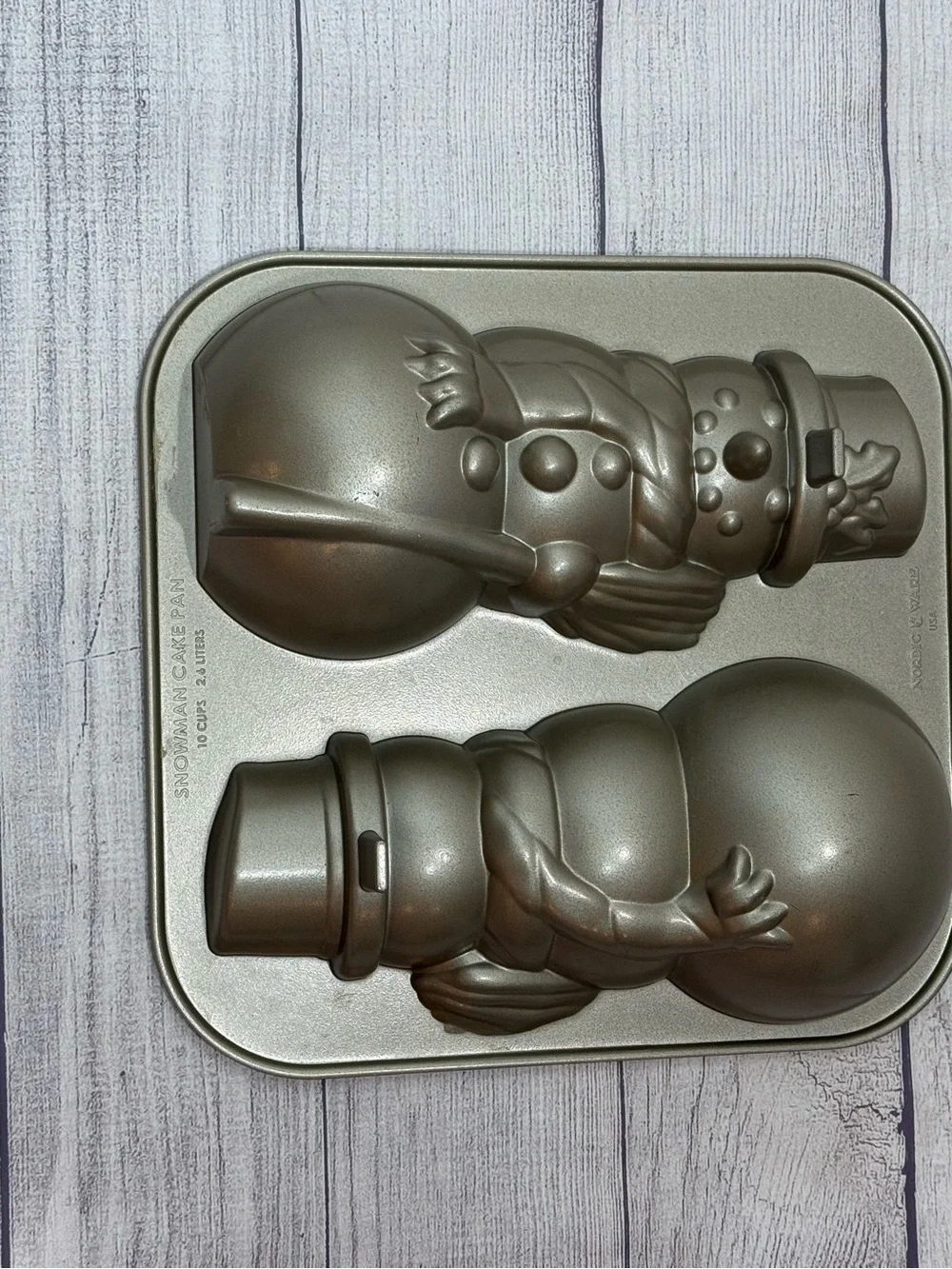 Nordic Ware 10 Cup 3D Snowman Cake Baking Pan Mold Cast Aluminum USA holidays